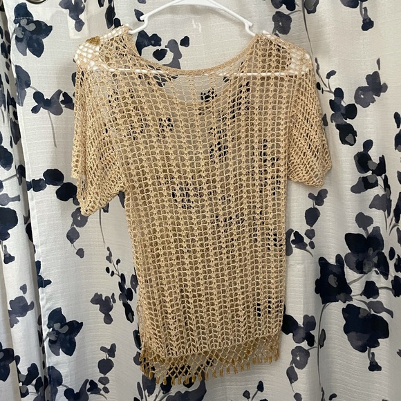 Unique Top - Picture 2 of 4